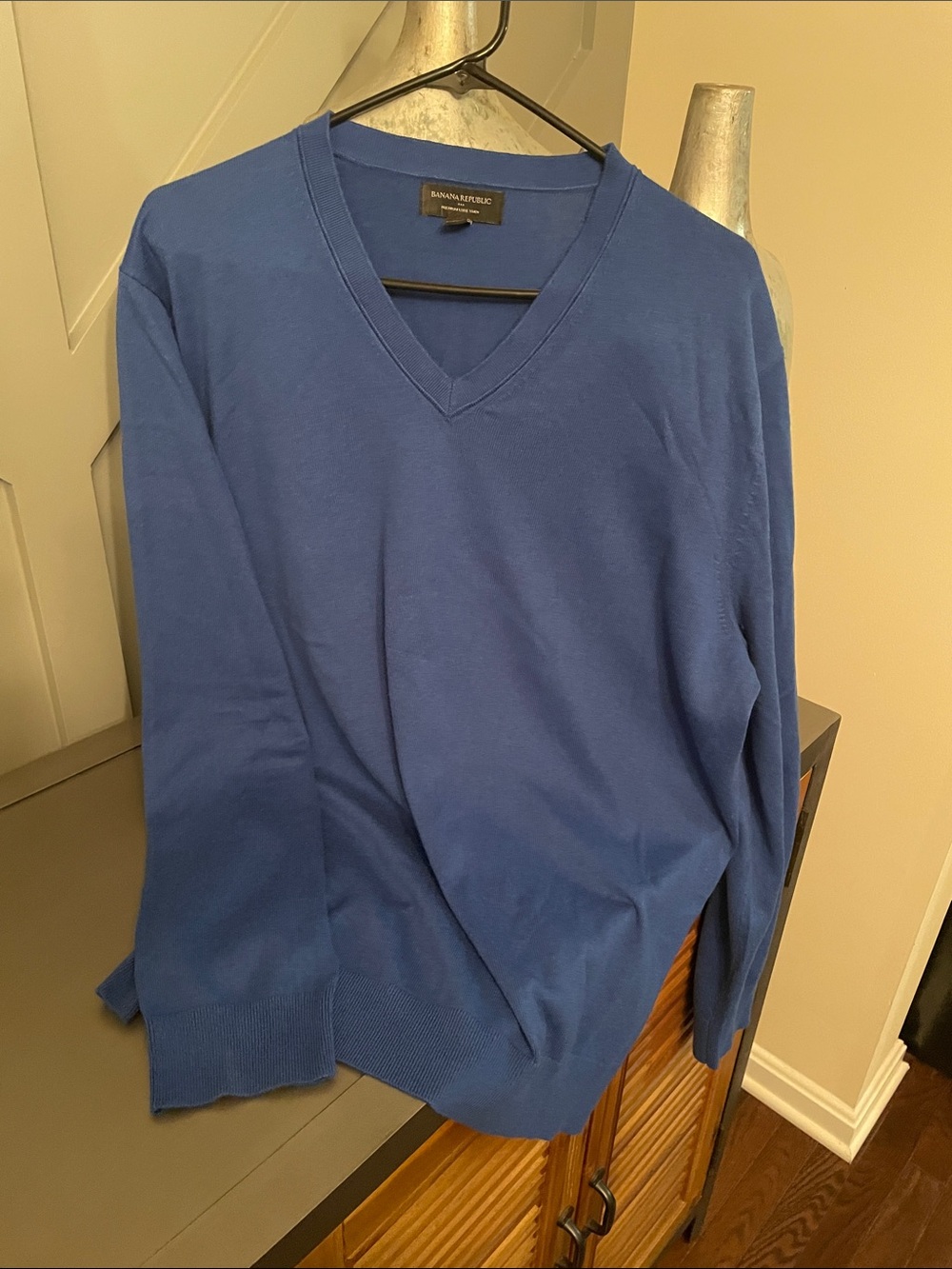 Banana Republic Men's V-Neck Sweater - Blue